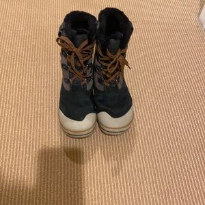 Women’s Keen winter boots